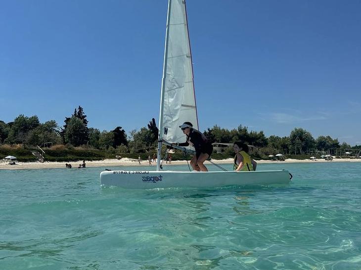Discover Sailing: Join Lessons to Navigate the Oceans.