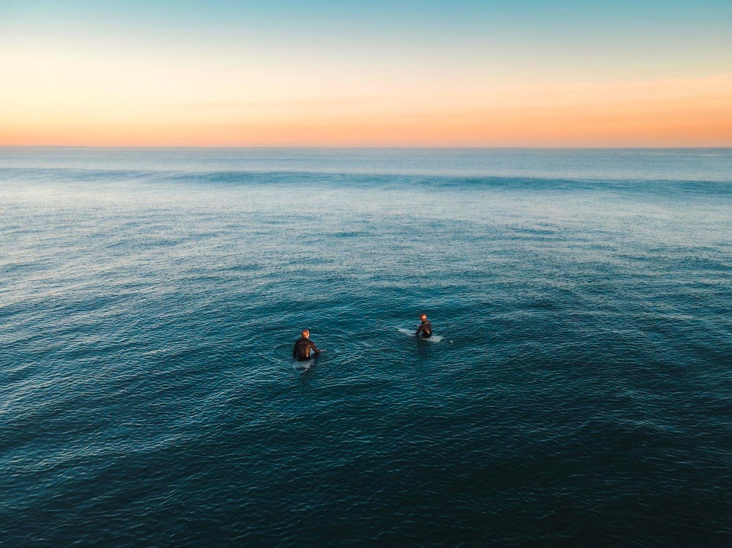View Surf Enthusiasts at Point Addis: Surf Spot Scene